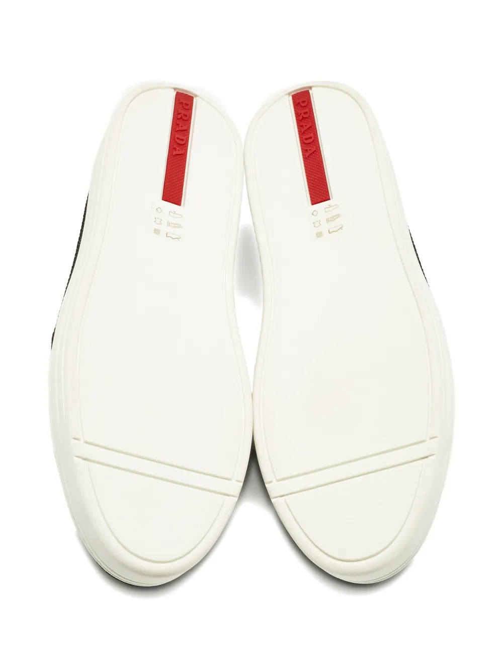 Prada Pre-Owned logo-plaque sneakers - Grijs