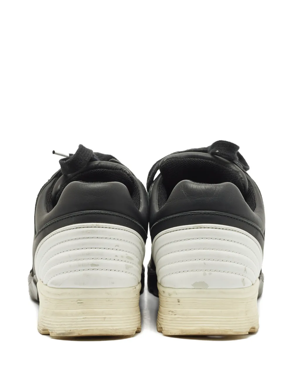 CHANEL Pre-Owned cc leather sneakers - Zwart