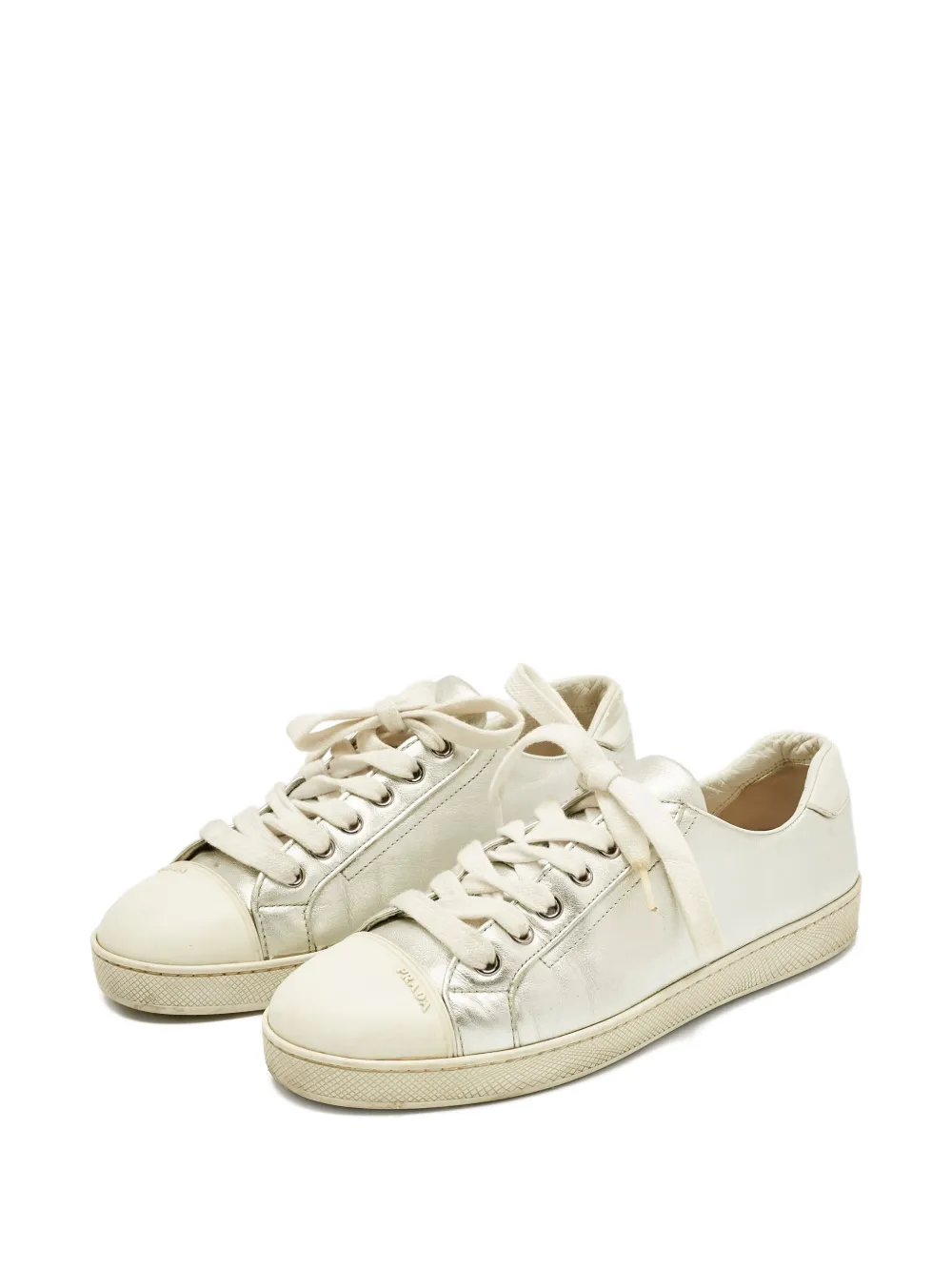 Prada Pre-Owned leather cap-toe sneakers - Zilver