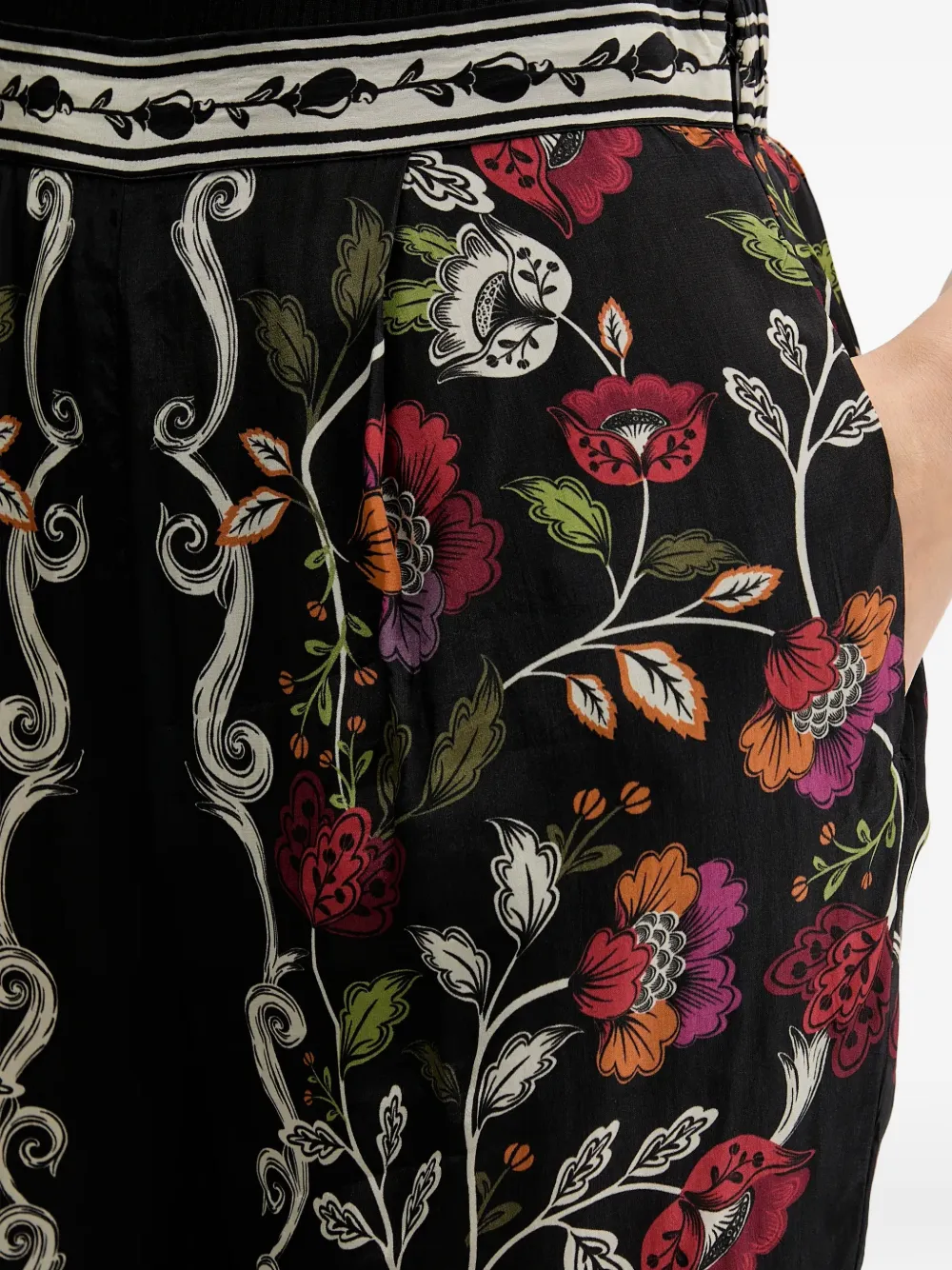 FARM Rio Broek met bloemenprint Zwart