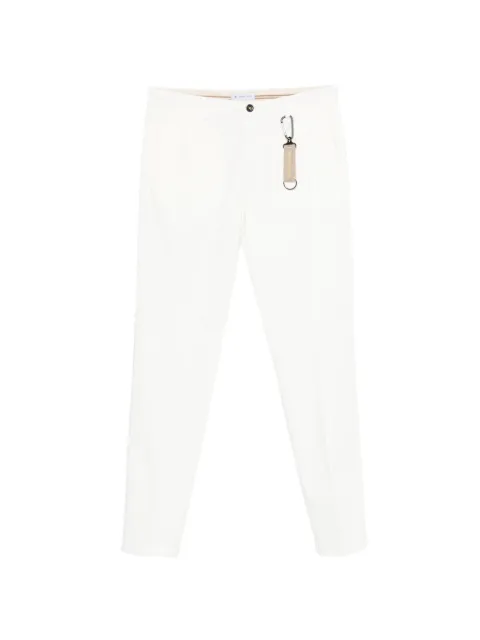 Manuel Ritz belt-loop logo-patch trousers