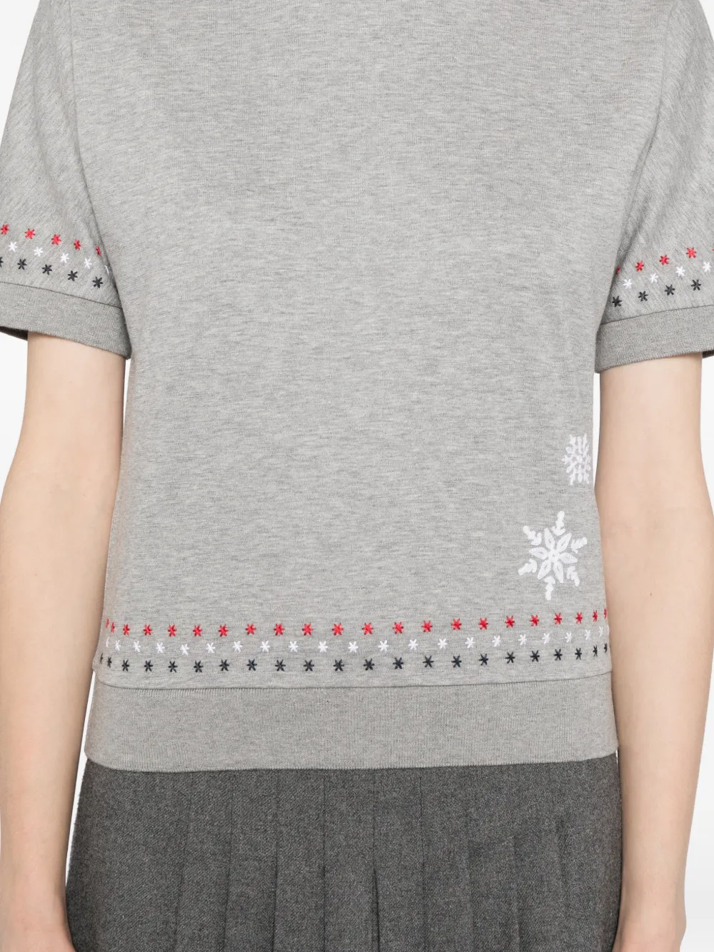 Thom Browne Katoenen T-shirt met snowflake-borduurwerk Grijs