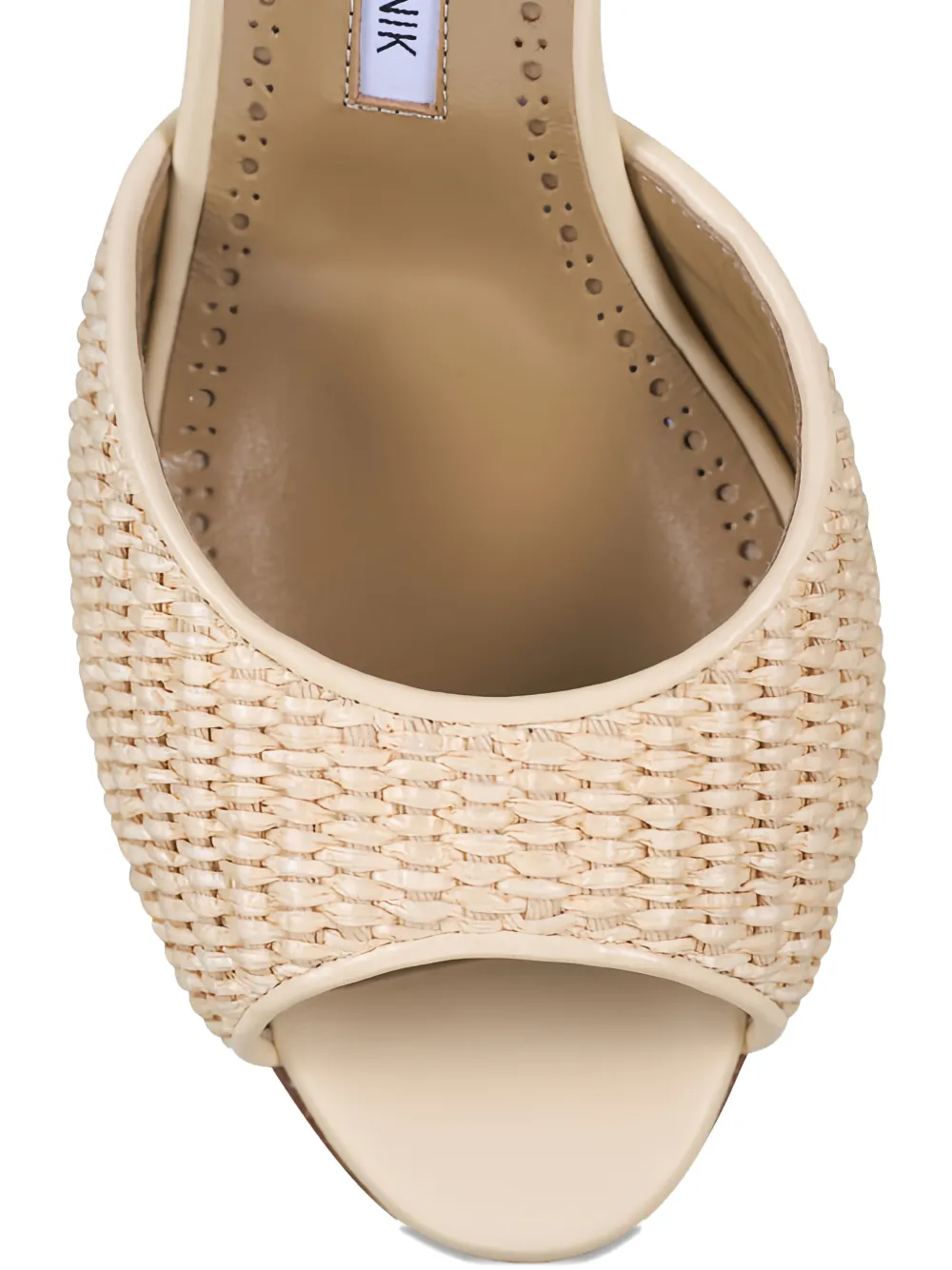 Manolo Blahnik Jadara sandalen met open neus Beige