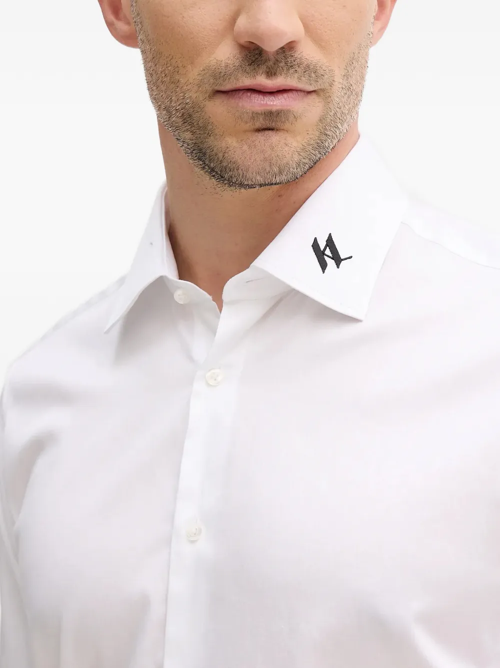 embroidered-logo collar shirt