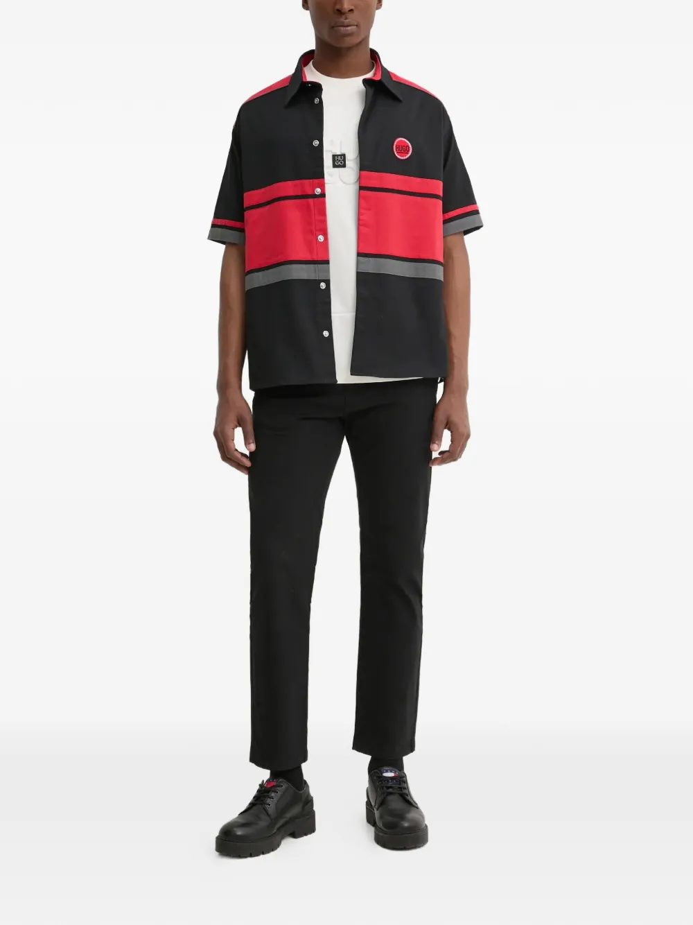 HUGO logo-patch slim-fit trousers - Zwart