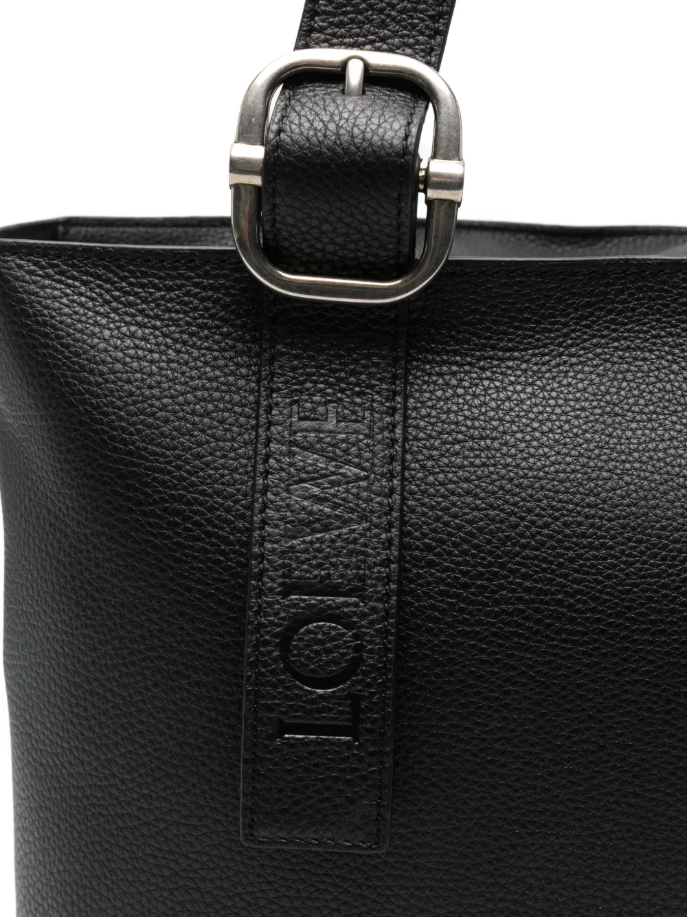 Loop buckle-detail tote bag