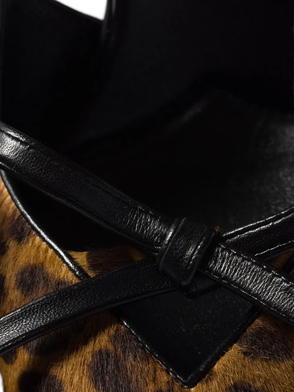 logo-print pumps