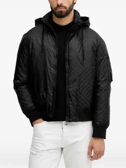 Armani Exchange chamarra capitonada con logo estampado