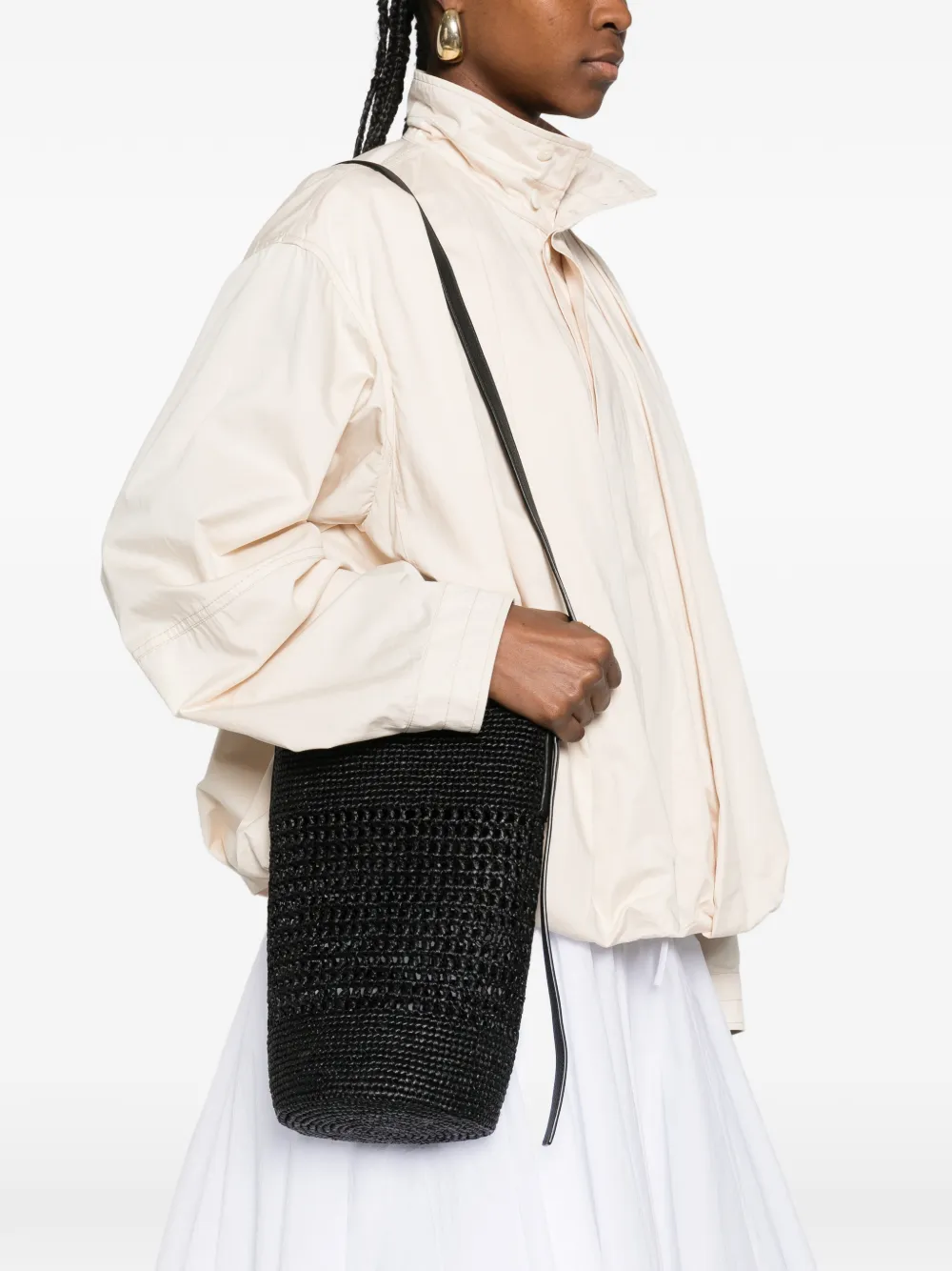 KHAITE Kleine Billie geweven bucket-tas Zwart