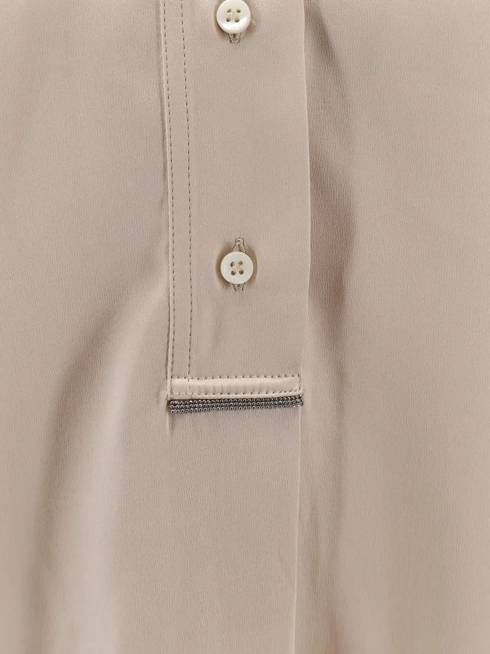 Brunello Cucinelli Satijnen blouse met monili ketting Beige