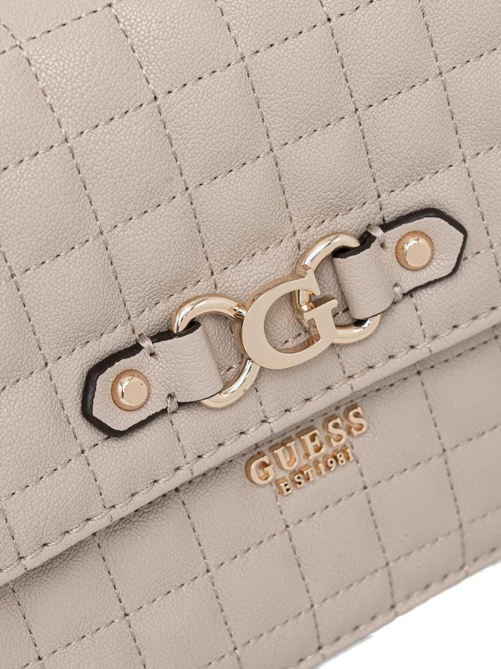 GUESS USA Kleine gewatteerde schoudertas met ketting Beige