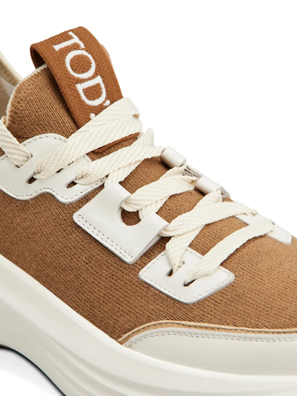 Tod's Sneakers met logodetail Bruin