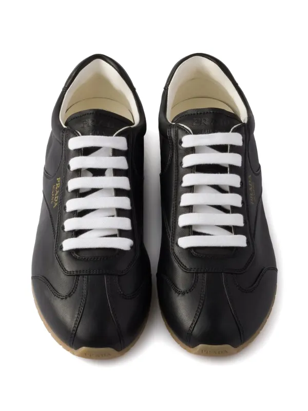 Prada レースアップ レザースニーカー | ブラック | FARFETCH JP
