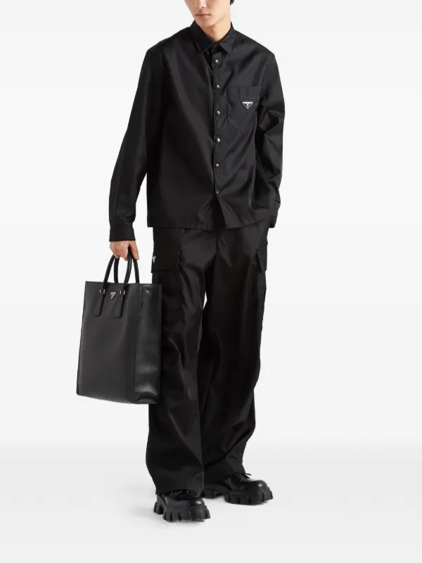PRADA Re-Nylon シャツ ブラック Prada Re-Nylon logo-plaque Shirt | Black | FARFETCH