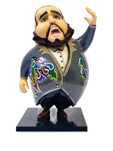 Toms Drag opera singer home decor