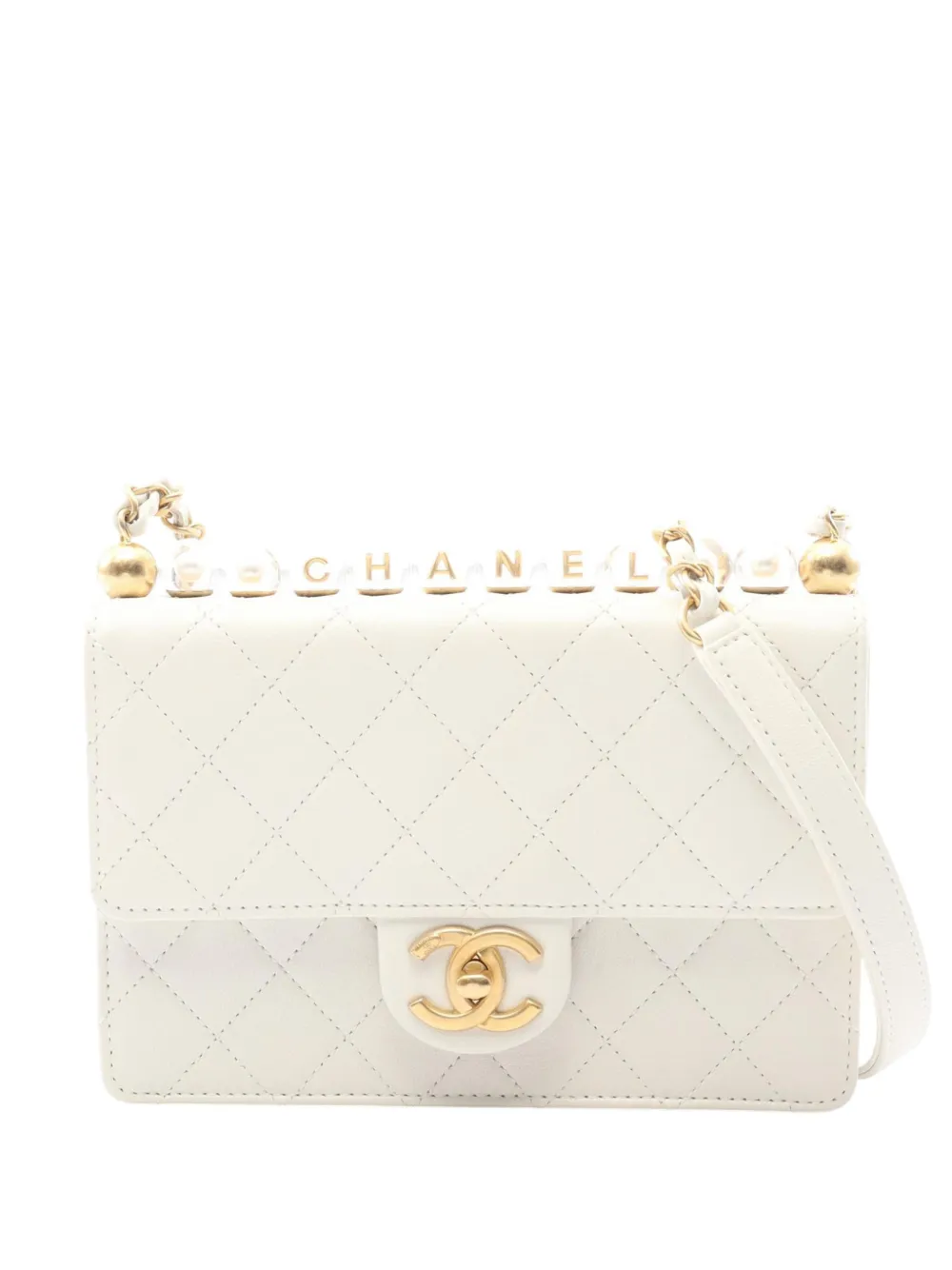 CHANEL Pre-Owned 2020 CC Quilted Lambskin Turnlock Chic Pearls Flap shoulder bag - Bianco