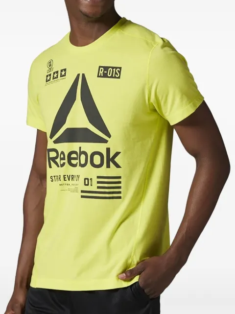 Reebok playera con detalle del logo