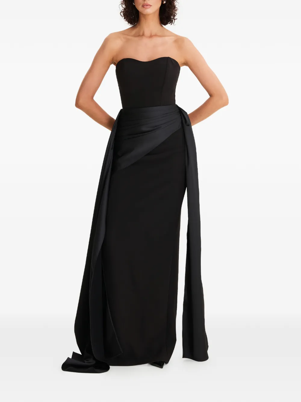 MOOS STUDIO axelbandslös draperad maxiklänning | svart | Image 1