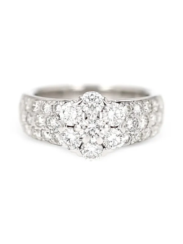 Van Cleef & Arpels Pre-owned Diamond Flower Ring in Silver