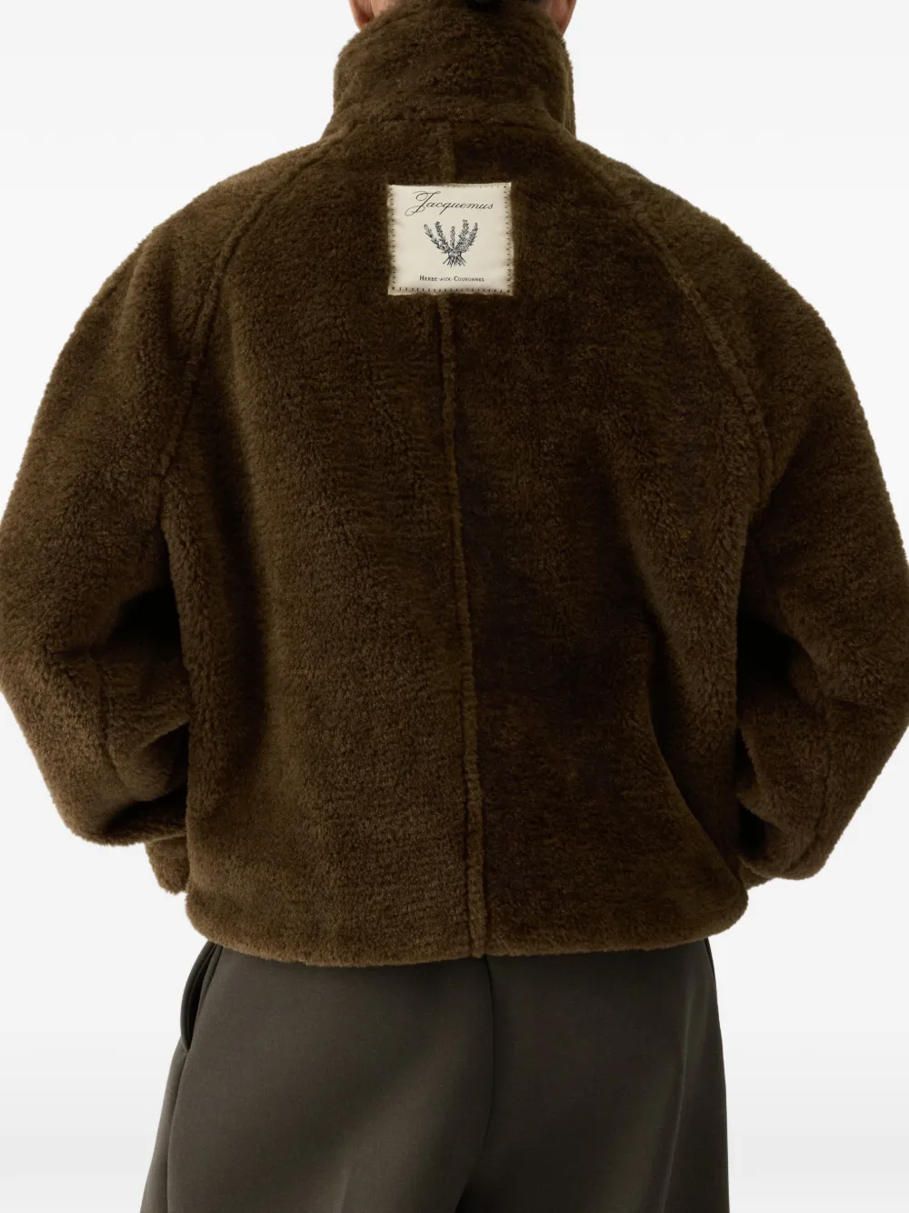 Jacquemus The Fernando jack met imitatiebont Bruin