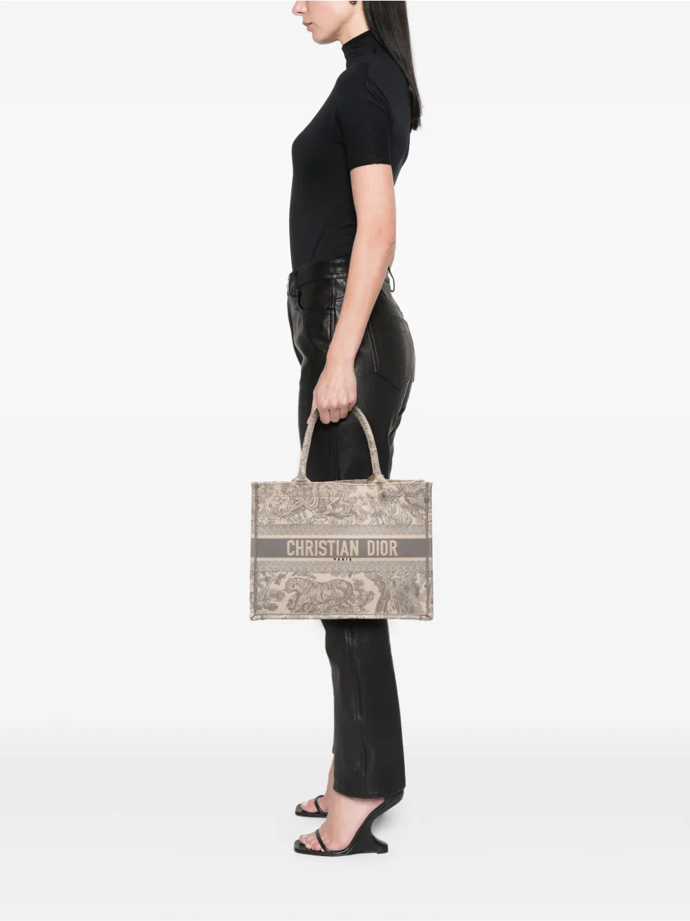 Christian Dior Pre-Owned 2020 Medium Toile de Jouy Reverse Embroidered Canvas Book tote bag | Pre-Owned | Image 2