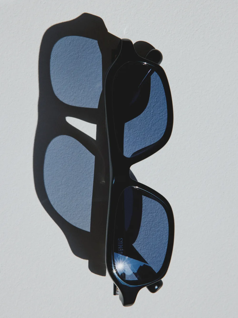 Jacquemus The Becane zonnebril Zwart