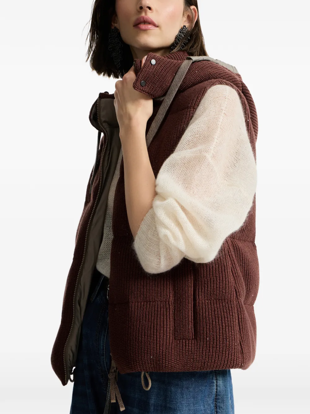 Brunello Cucinelli Ribgebreide bodywarmer met capuchon Rood