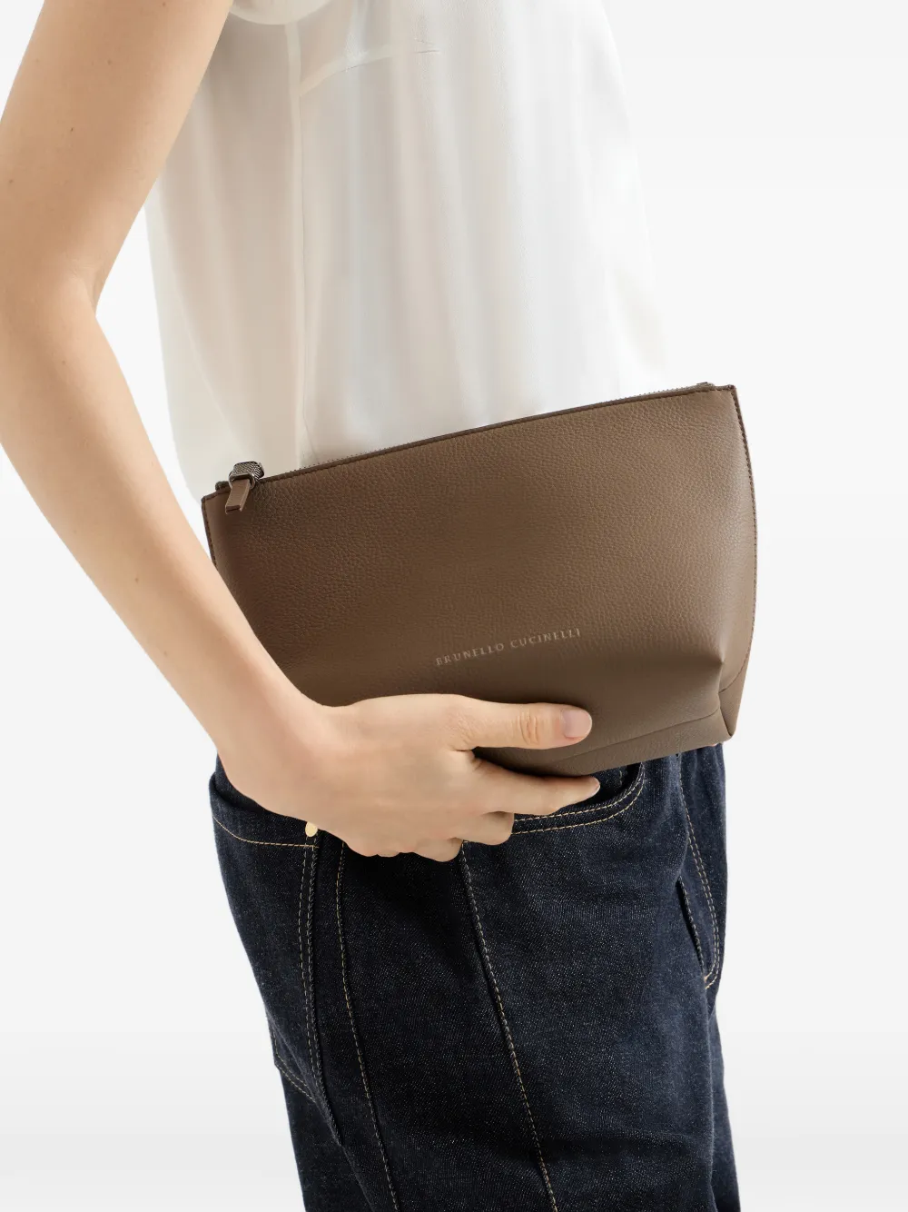  Brunello Cucinelli Grained Calfskin Pouch With Shiny Zipper Pull - Brown 