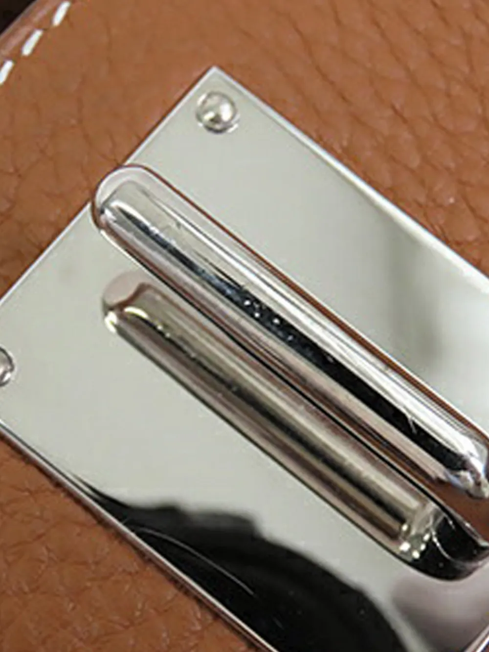 Hermès Pre-Owned 2010 Clemence Jypsiere 37 crossbody bag | Pre-Owned | Image 2