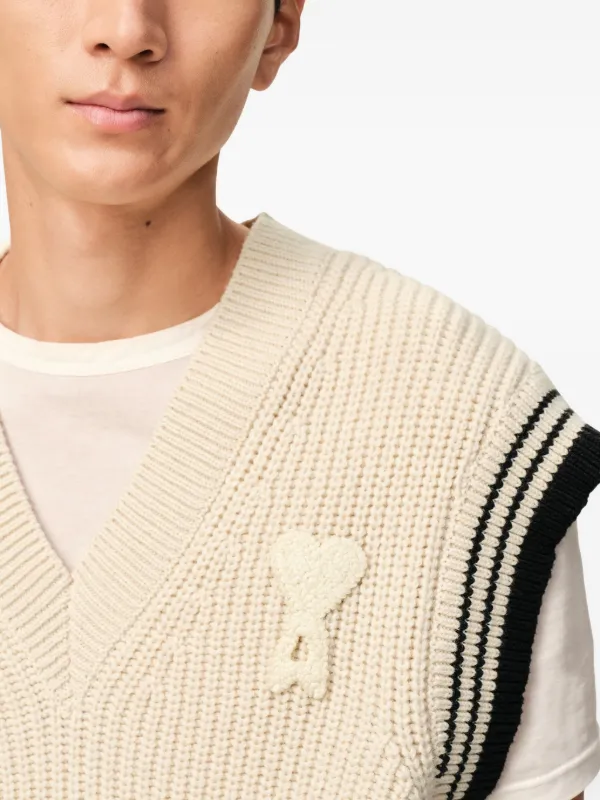 AMI Paris Ami De Coeur Vネック ベスト | ニュートラル | FARFETCH JP