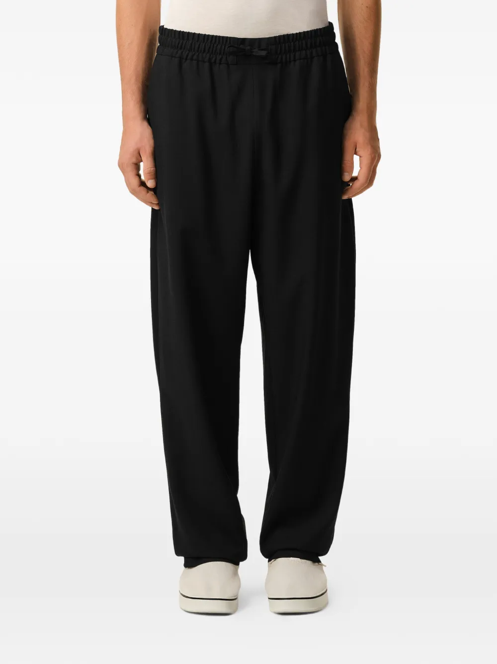 AMI Paris Ruimvallende broek met elastische taille Zwart