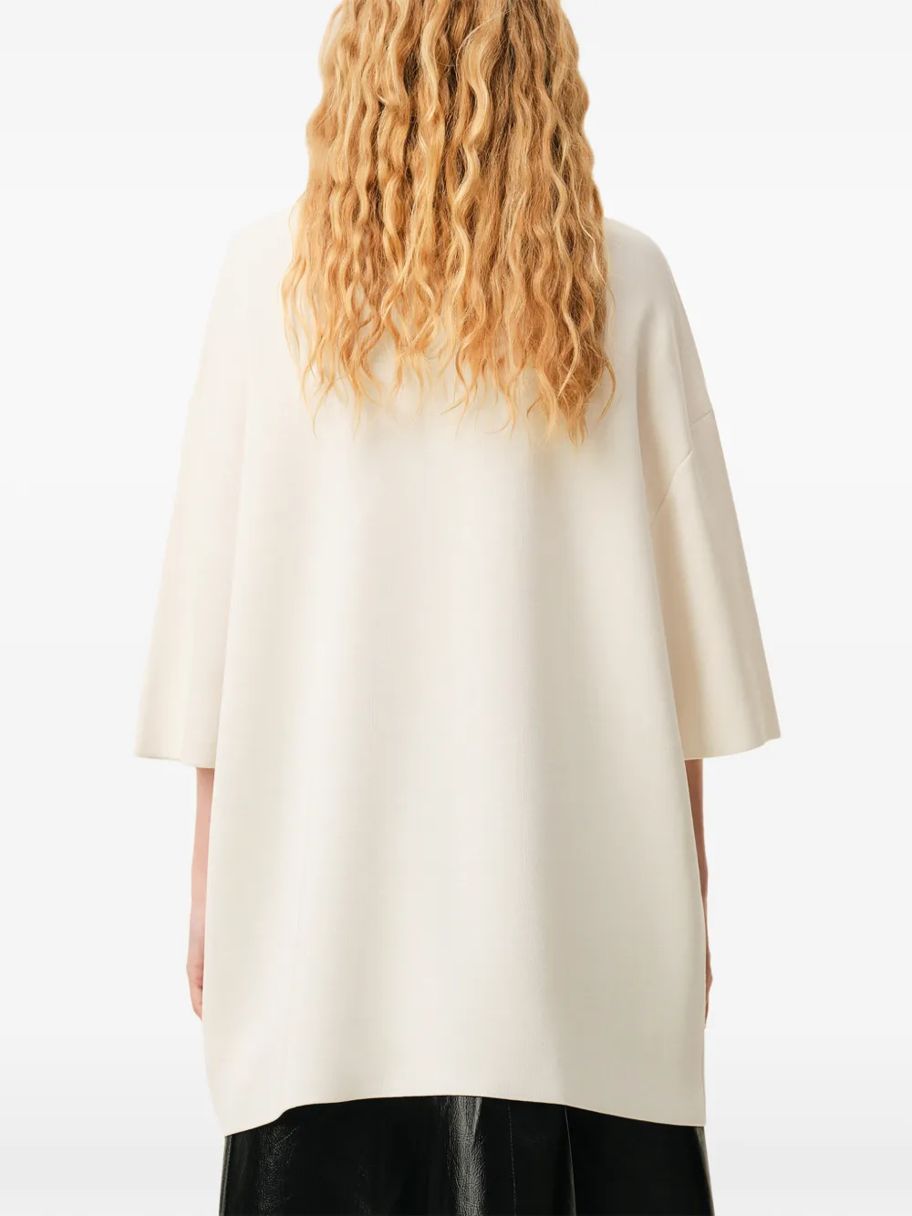 AMI Paris Trui met V-hals en korte mouwen Beige