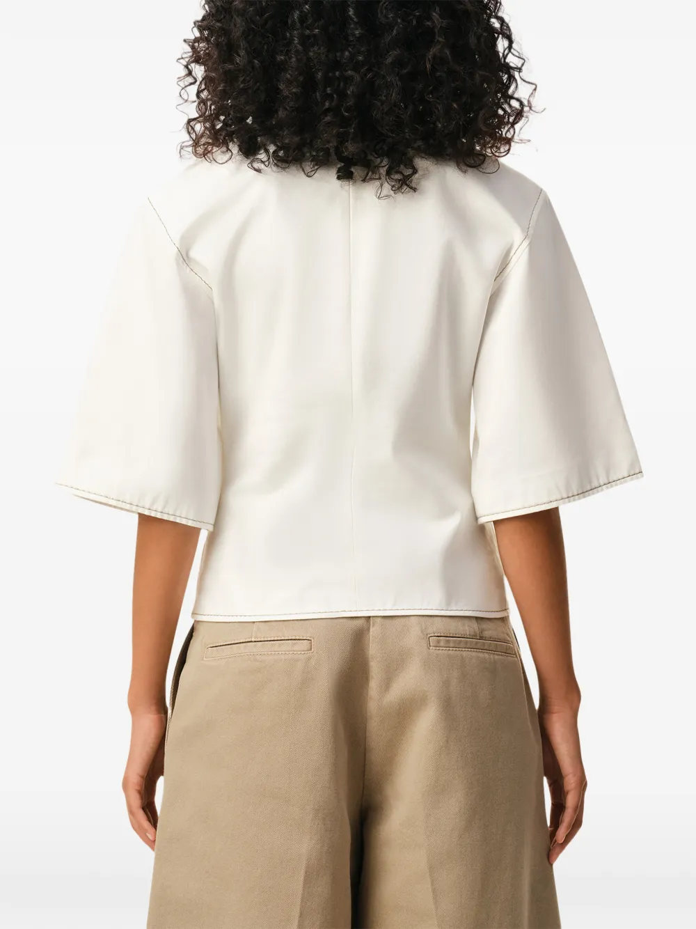 AMI Paris Top met korte mouwen en stiksels Beige