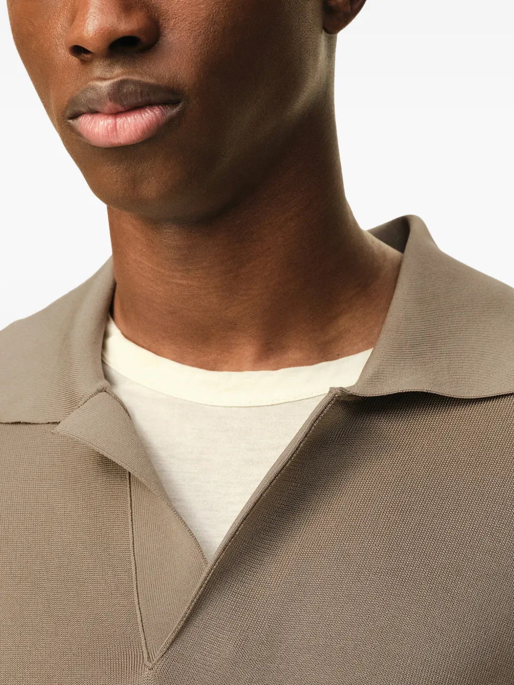 AMI Paris Trui met polokraag en lange mouwen Beige