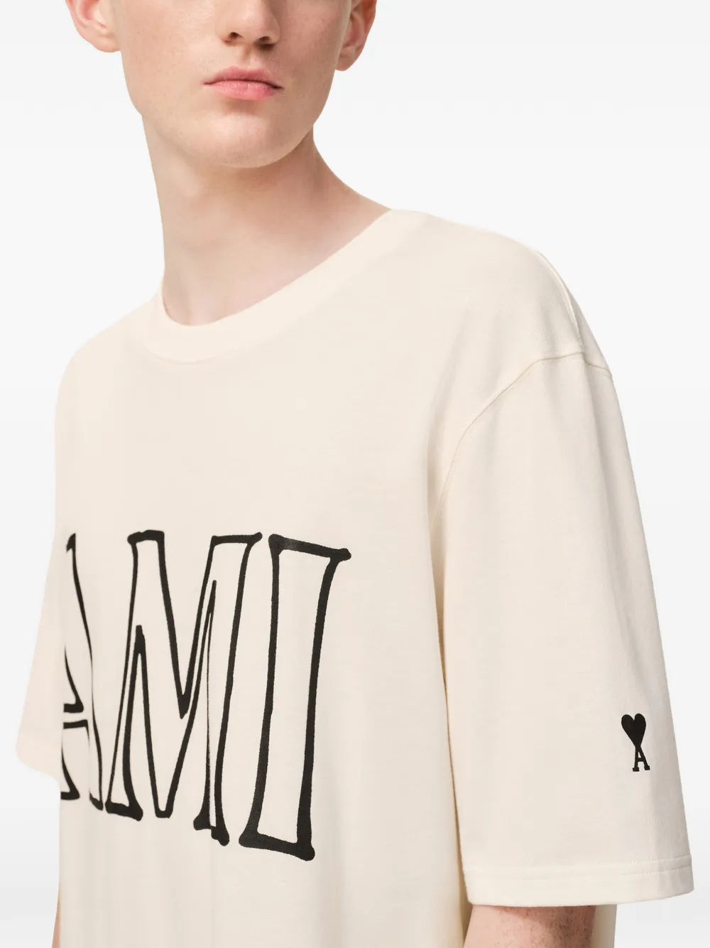 AMI Paris T-shirt met print Beige