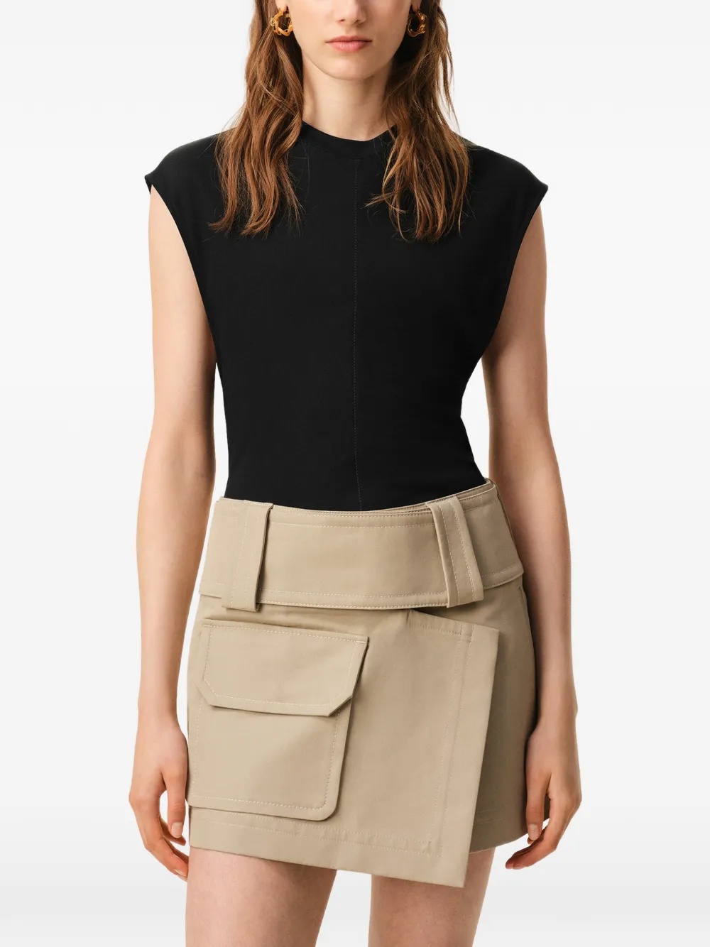 AMI Paris Mouwloze top met zigzag stiksel Zwart