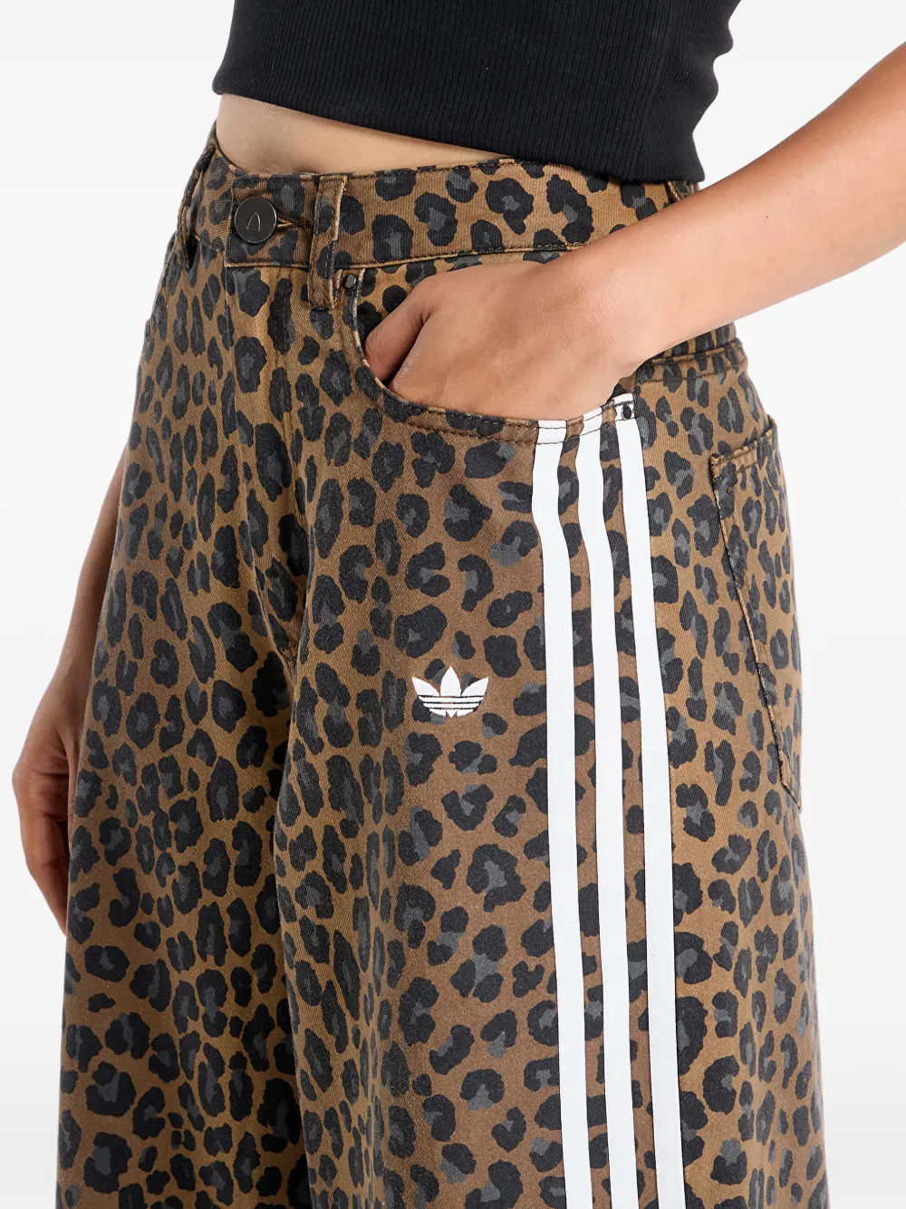 adidas Bermuda shorts met luipaardprint Bruin