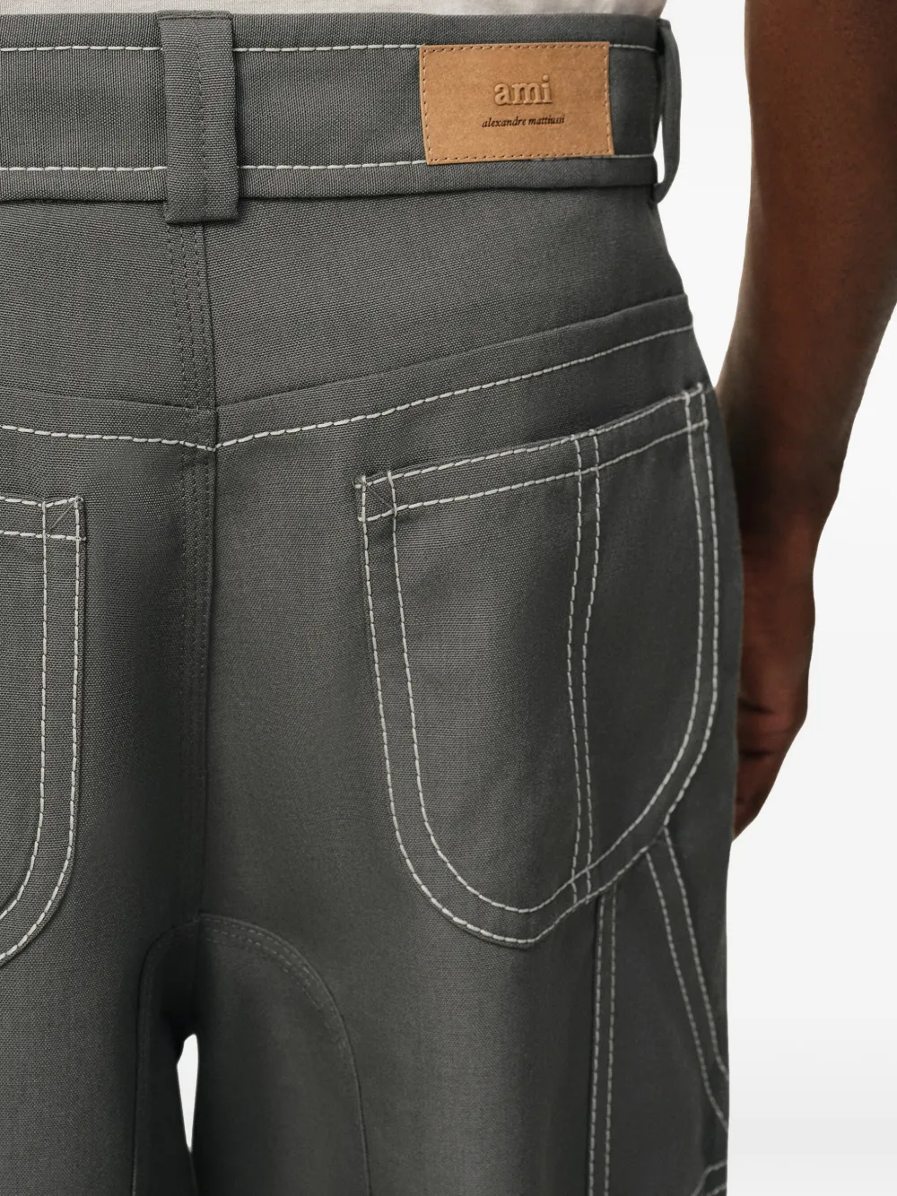 AMI Paris Cargo broek met contrasterend stiksel Grijs