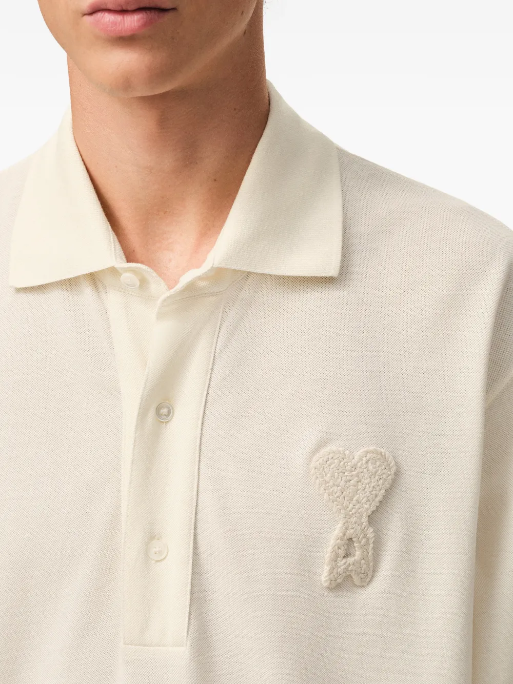 AMI Paris Ami de Coeur poloshirt met borduurwerk Beige