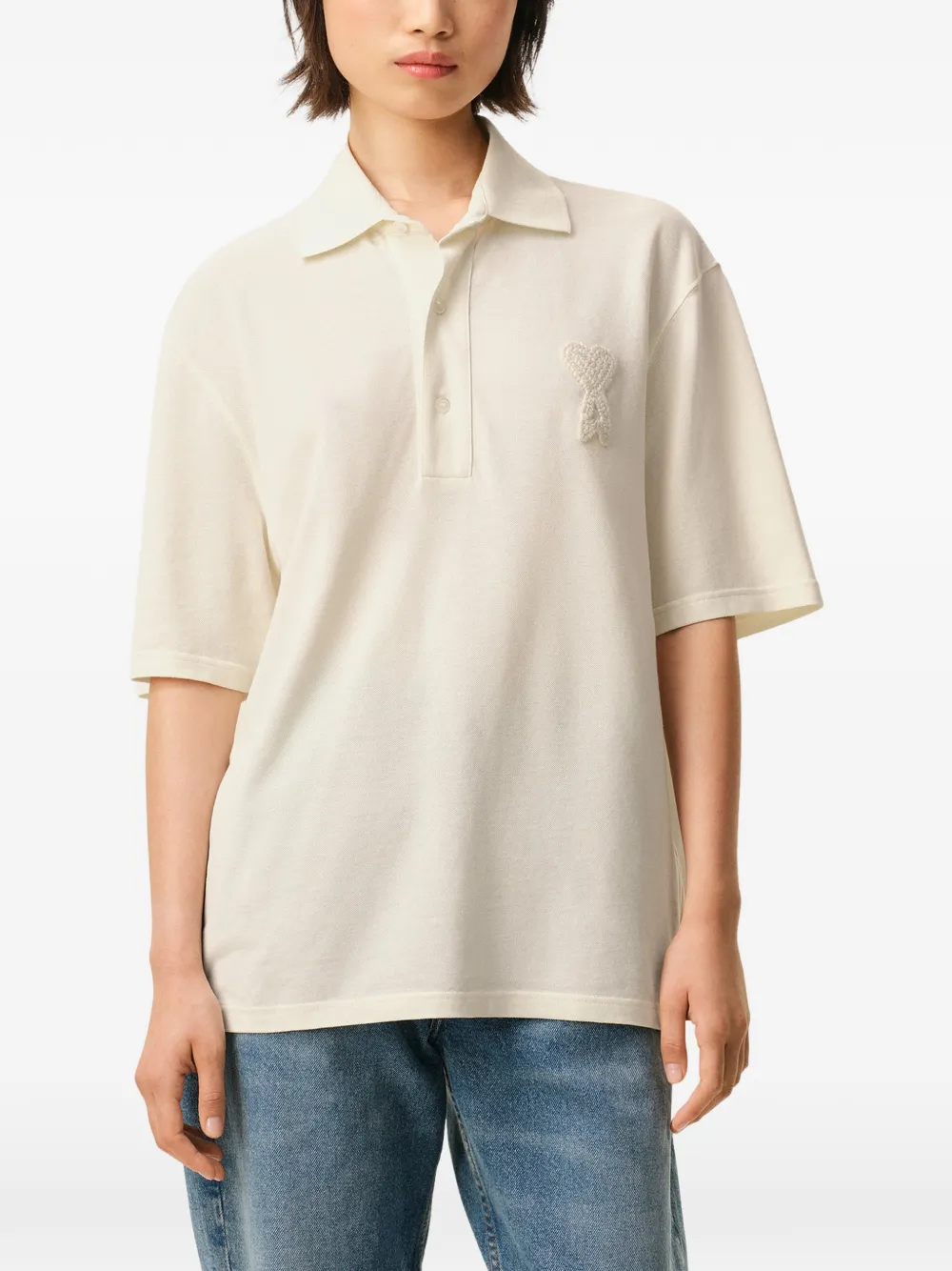 AMI Paris Ami de Coeur poloshirt met borduurwerk Beige