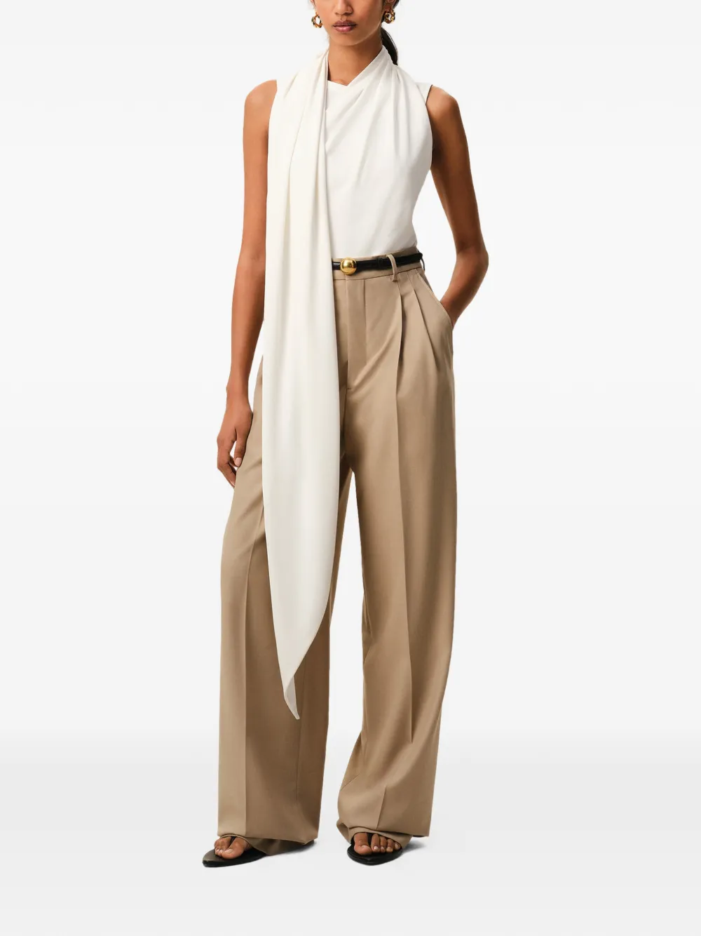 AMI Paris Mouwloze top - Beige