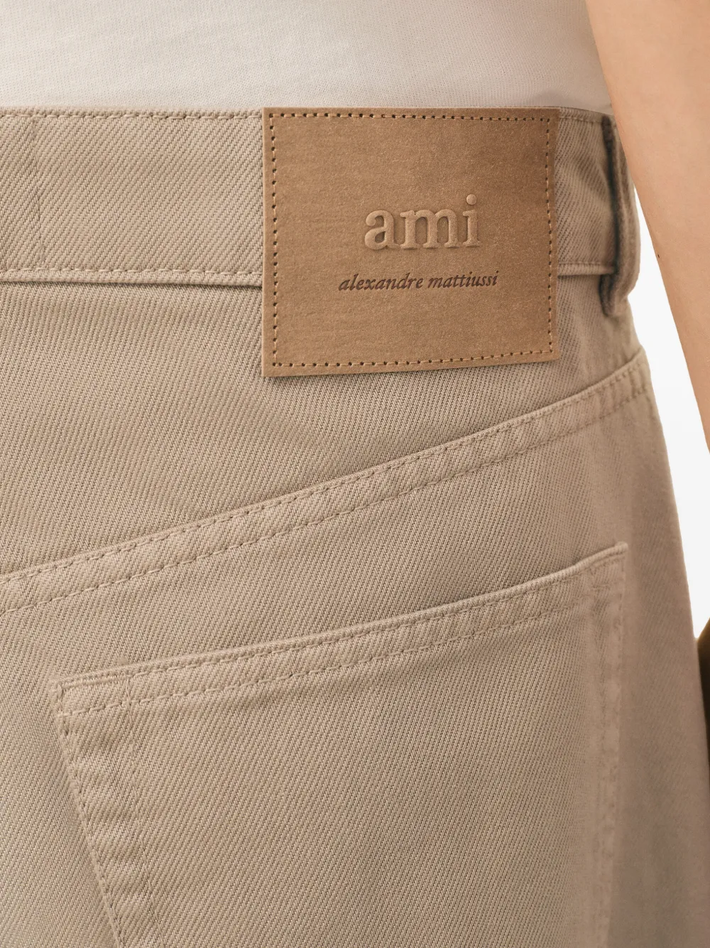 AMI Paris Ruimvallende jeans met vijf zakken Beige