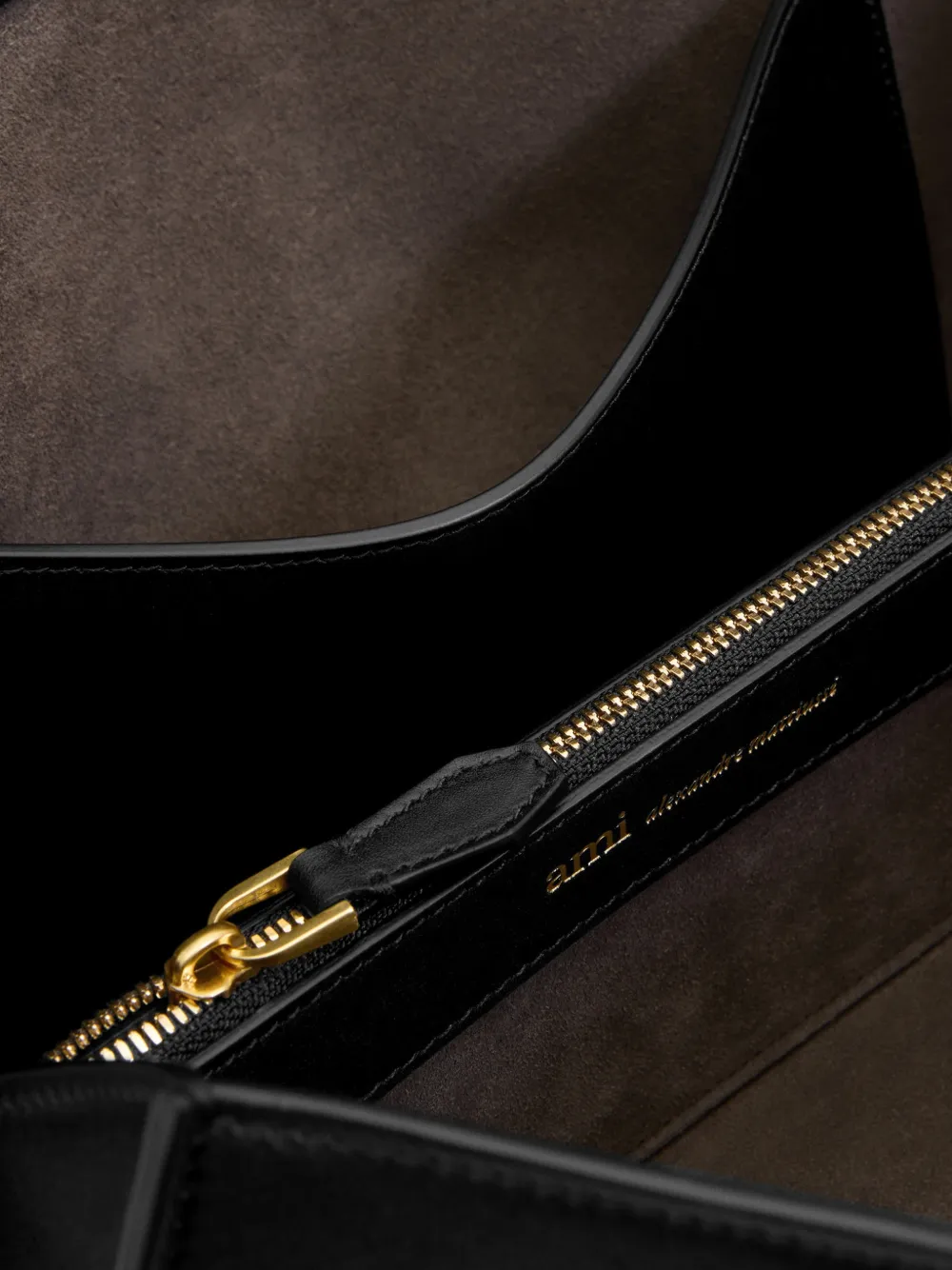 AMI Paris Kleine Mimi shopper met logodetail Zwart