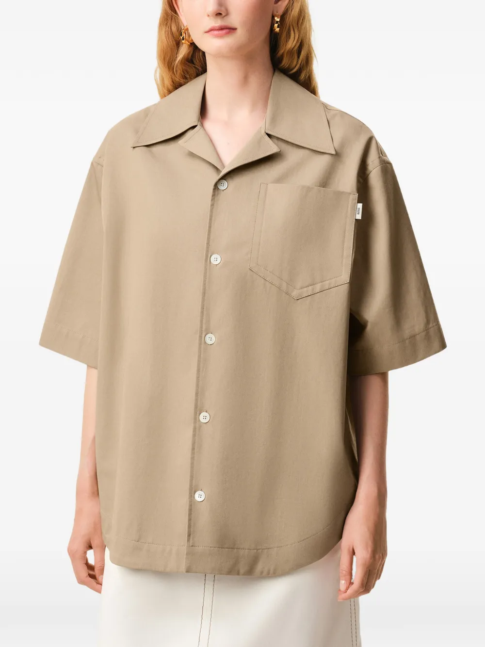 AMI Paris Shirt met korte mouwen en campkraag Beige