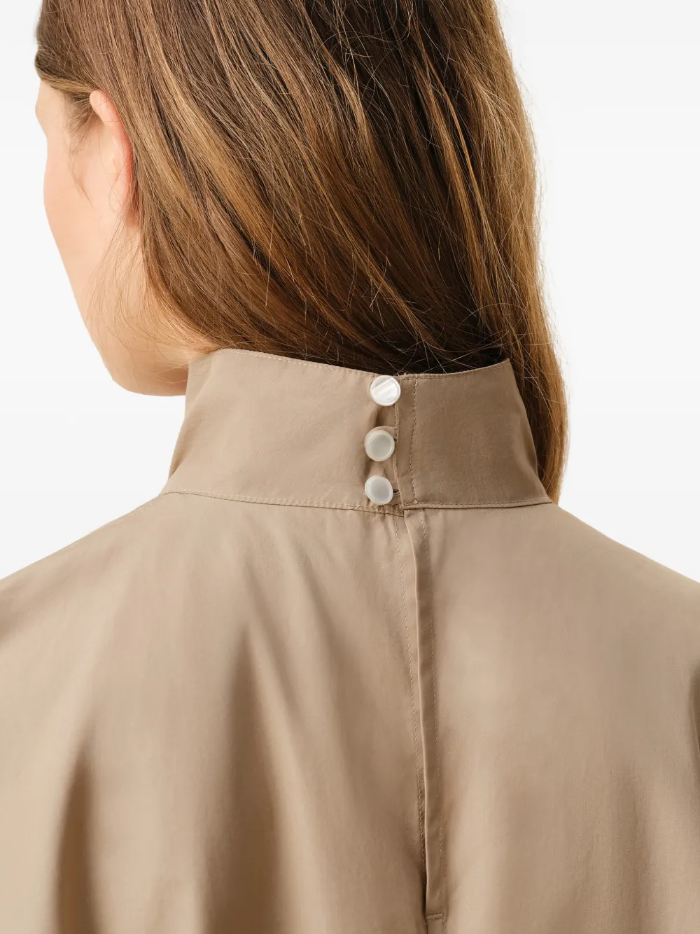 AMI Paris Jurk met opstaande hals en knopen Beige