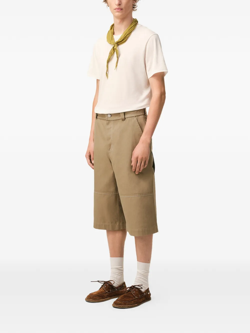 AMI Paris Bermuda shorts met stiksels Beige