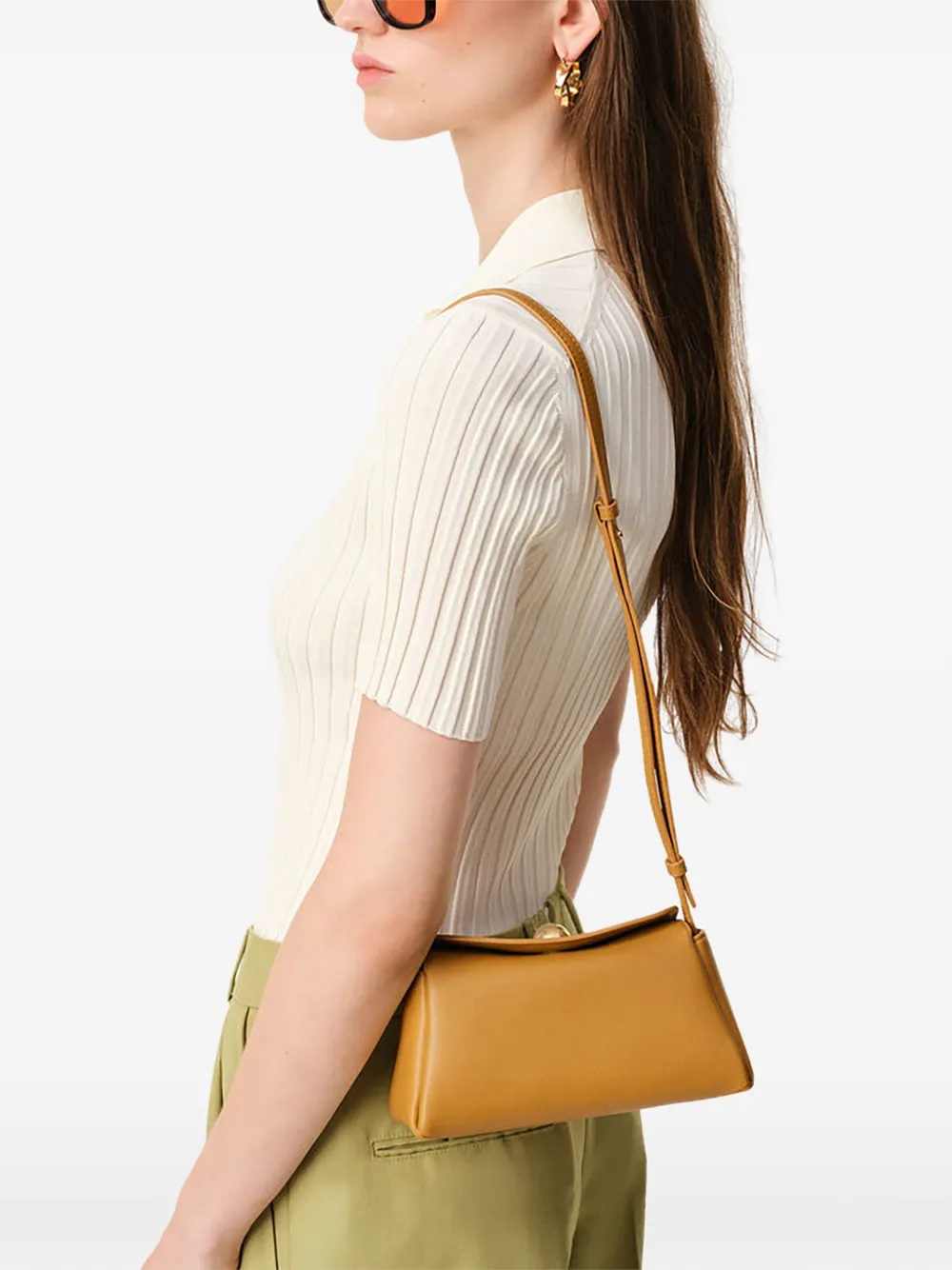 AMI Paris Carrousel kleine clutch Bruin