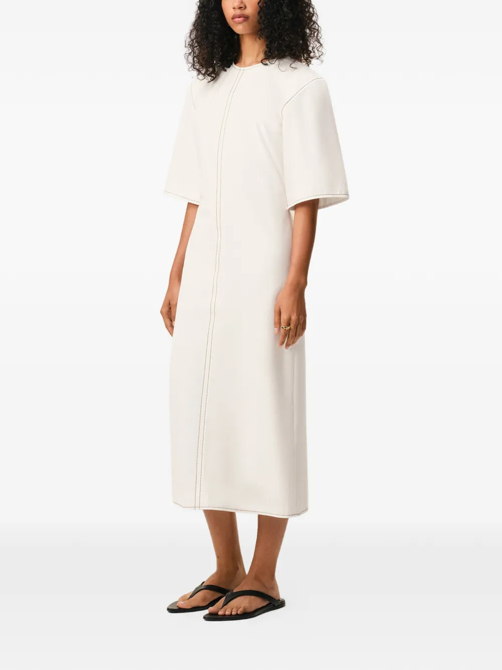AMI Paris Midi-jurk met korte mouwen en stiksel Beige
