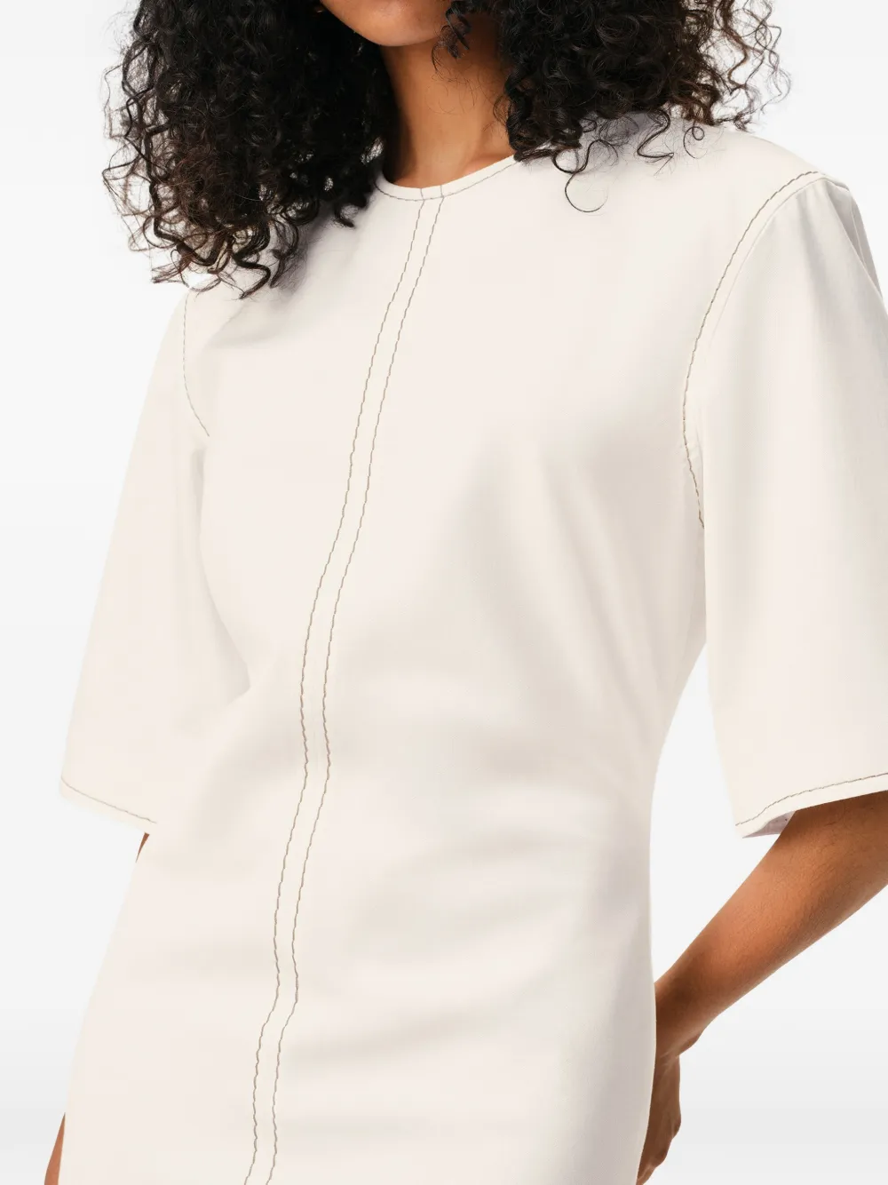 AMI Paris Midi-jurk met korte mouwen en stiksel Beige
