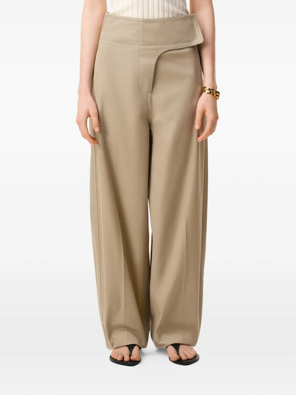 AMI Paris Wikkelbroek met ceintuur Beige